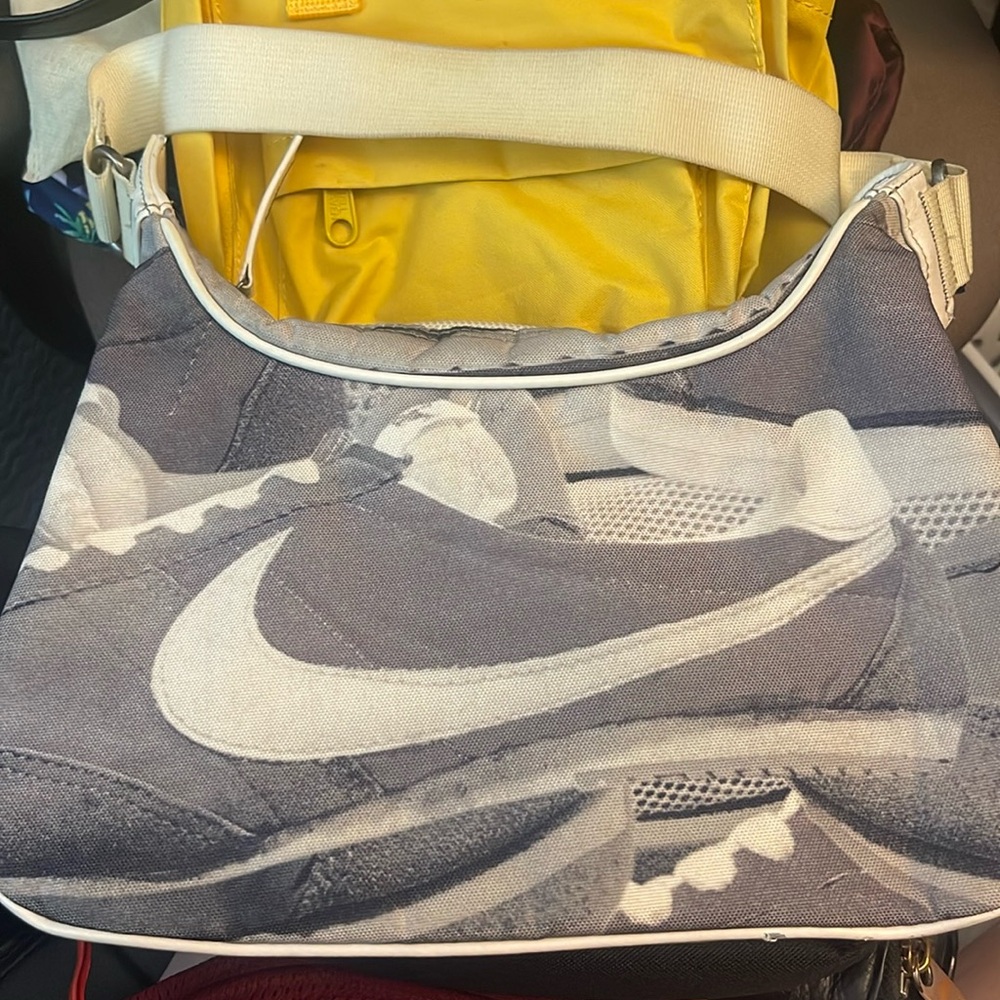 Shoulder bag!